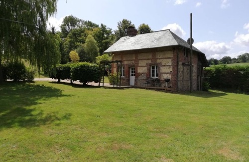 Le Mesnil-sur-Blangy House | 15 minutes from Deauville-Trouville, quiet, in a beautiful Norman property.