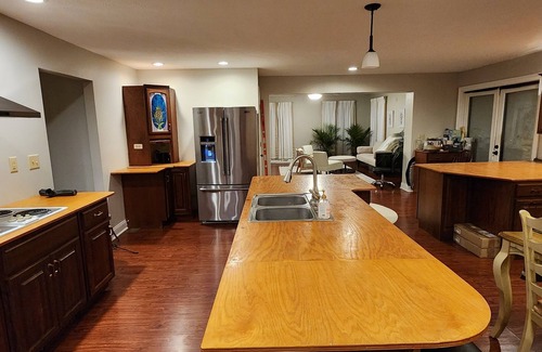 Waynesville Other | 15 minutes from Kings Island! Spacious farmhouse that sleeps up to 11!