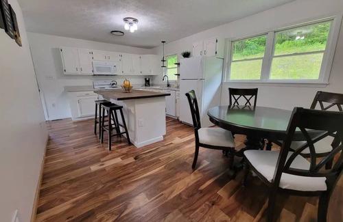 Swanton House | 15 Minutes to Deep Creek Lake and Ski Resort. 8 Wooded Acres. Pet-Friendly.