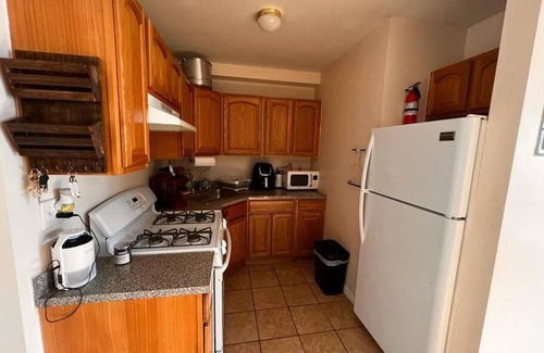 Queens Apartment | 15 minutes to Manhattan with Balcony. Train is walking distance