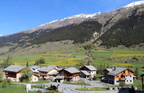 Val Cenis Apartment | 150m from ski slopes, 3rd floor, view mountain, fitness, swimming pool, balcony, tv, ski locker
