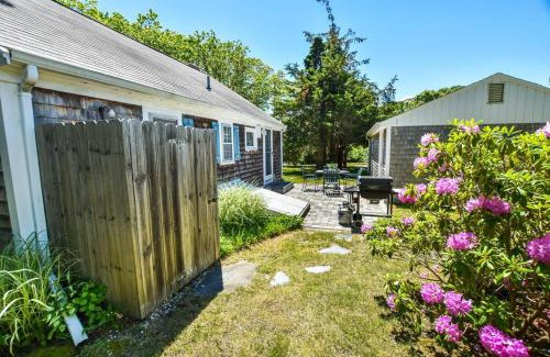 Orleans House | 15556 - Walk to Skaket Beach or Bike to Rail Trail w Outdoor Shower SUP Board Ping Pong Table