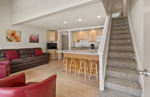 Quincy Condo | #156 Condo near large pool & shuttle to Gorge Amp-book separately