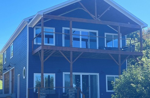 Gainesville House | 15min to Winstar Casino-Lakehouse Retreat, Gorgeous views w/path to the lake