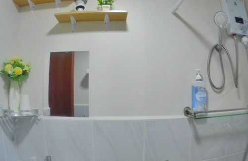 Lapu-Lapu Condo | 15th Fl view, w/Netflix, hot shower, &pool access