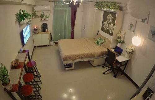 Lapu-Lapu Condo | 15th Fl view, w/Netflix, hot shower, &pool access