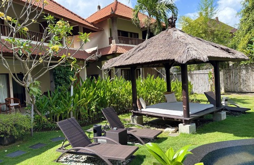Dewi Sri Villa | 16 Bedroom Villa Riverside Legian