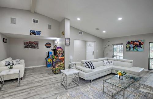 Garland House | 16 Mi to Lake Ray Hubbard Garland Family Home