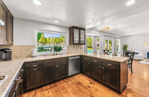 Chatsworth House | 167 - Serene Tennis & Pool Estate