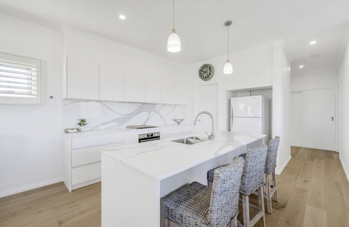 Port Macquarie House | 17 Cunning Street - Beautiful 3 bedroom townhouse close to beach and cafes