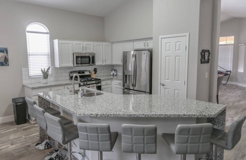 Silverado Ranch House | 1737 sqft single-story with vaulted ceilings - Great location