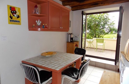 Neuvy Apartment | 17th Century Cottage with Garden and Pets Allowed
