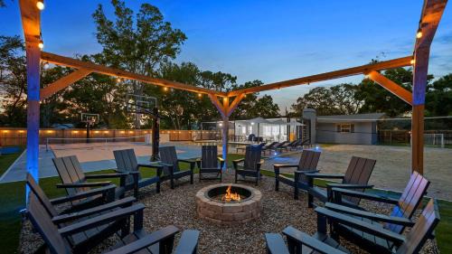 Seminole House | 18 Guests Pool Pickleball Volleyball