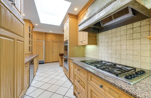 Weston Apartment | 18 Mi to Boston - Stylish Unit in Upscale Enclave!