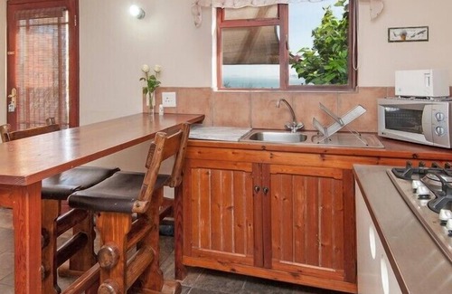 Mountainside Bed & Breakfast | 18 on Kloof Bed and Breakfast