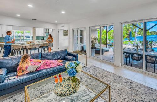 17th Street Causeway House | 180 of Waterfront Heated Pool Beach Proximity Paradise Point Key H0MES