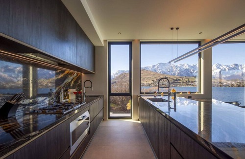 Queenstown Apartment | 180 Park | Lakefront Masterpiece | Large-scale Luxury