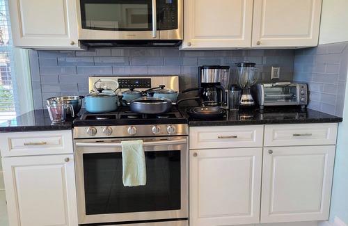 Woodbridge Apartment | 1876 Historical Manor. Luxury 2BR. Treat yourself.