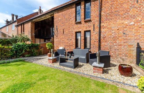 Runham House | 1880's Barn Conversion - Sleeps 4 & Pet Friendly
