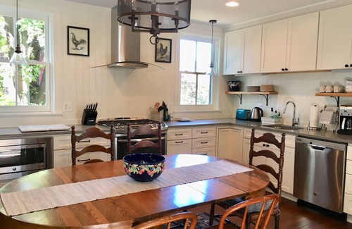 Jefferson House | 1886 Historic farmhouse cottage