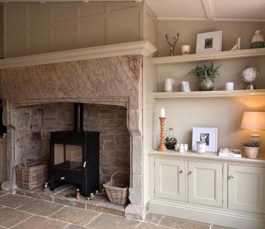 Barrow upon Trent House | 1895 The Farm Barn, Bridal dream