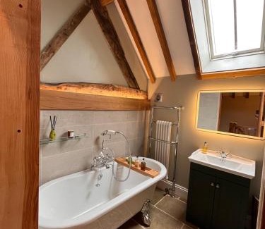 Barrow upon Trent House | 1895 The Farm Barn, Bridal dream