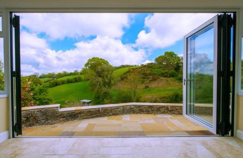 Totnes House | 18th-century Farmhouse With Countryside Views