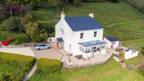 Totnes House | 18th-century Farmhouse With Countryside Views