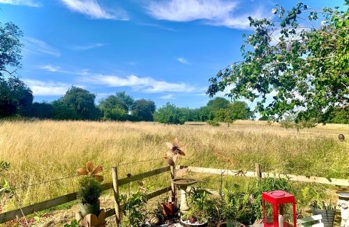 Snitterfield House | 18th Century Cosy Cottage with Stunning views in Snitterfield