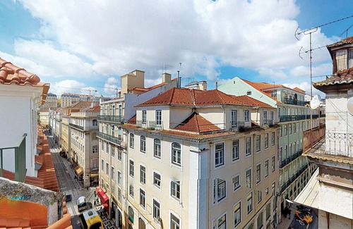 Santa Maria Maior House | - 18th Century Loft -