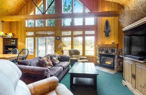 Redmond Ski Chalet | 18th Tee Chalet Getaway
