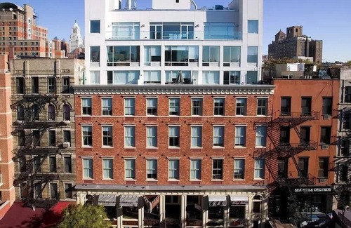 Ukrainian Village Apartment | 19-4G 2BR/2Baths Luxury Apt w/Private Outdoor EV