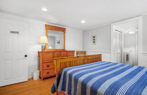 West Harwich House | 19 Burton Avenue West Harwich - - Lobsta House