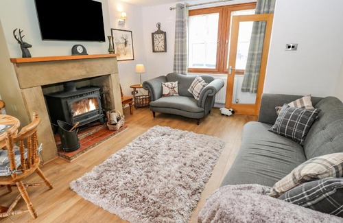 Holmfirth House | 19 The Village