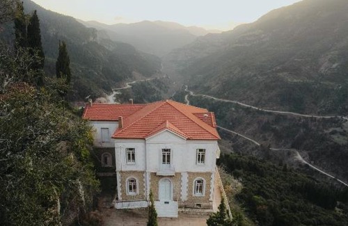 Ano Zakhlorou House | 1909 Guesthouse