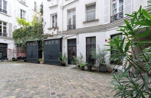 Chaussee-d'Antin Apartment | 190m2 stunning duplex, on the 5th and 6th floor Place St Georges