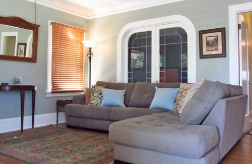 King House | 1925 Craftsman, Centrally Located, Hot Tub, Family and Kid-Friendly, Large Groups/Gatherings