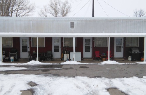 Coalville House | 1960's roadside motel in mountain country, Summit County, Utah near Park City