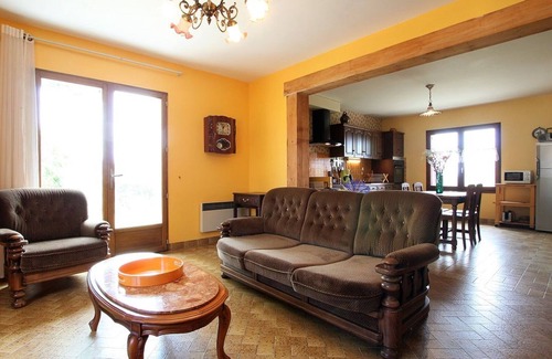 Frugieres-le-Pin Cottage | 19th-century farmhouse with fireplace near Doulon gorges