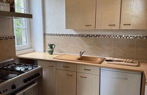 Gipcy Cottage | 19th-century mansion, 5 bedrooms, pets allowed, garden