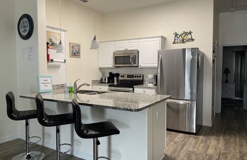 Corpus Christi House | 1b/1b for 6 max4adults! Heated pools! Steps from the BEACH! Netflix! Playground!