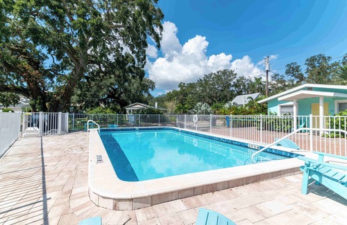Safety Harbor Cottage | 1B Newly Renovated Studio at Coastal Cottages