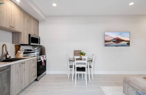 Wedgwood House | 1b1b Cozy Unit in Ravenna close to U District