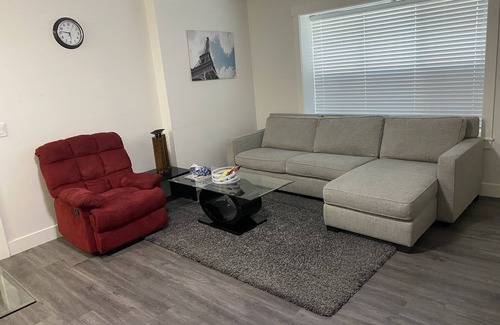 South Clearbrook House | 1bd, 1bth, kitchen, living room, AC, an entire suite, separate entrance