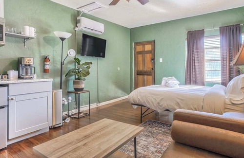 West Colorado Springs Apartment | 1BD Suite Close to Red Rocks Dogs Welcome!