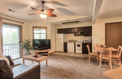 Indian Point Resort | 1BD/Top Family Resort on Indian Point on Table Rock Lake in Branson, Mo