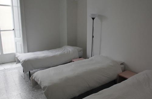 Naples City Centre House | 1bed in Basic 8 Bed Mixed Dorm (share Bathroom)