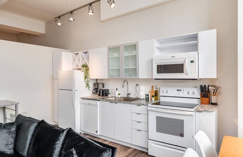 Downtown Cincinnati Apartment | 1Bedroom w/Pool and Sky Lounge Access in the CBD