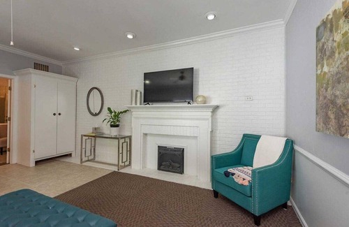 Nashville Hotel | 1BR, 1BA Luxury Hot tub Suite