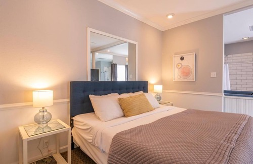 Nashville Hotel | 1BR, 1BA Luxury Hot tub Suite